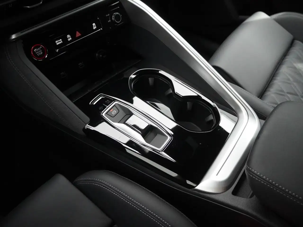 Audi SQ5 снимка Audi SQ5