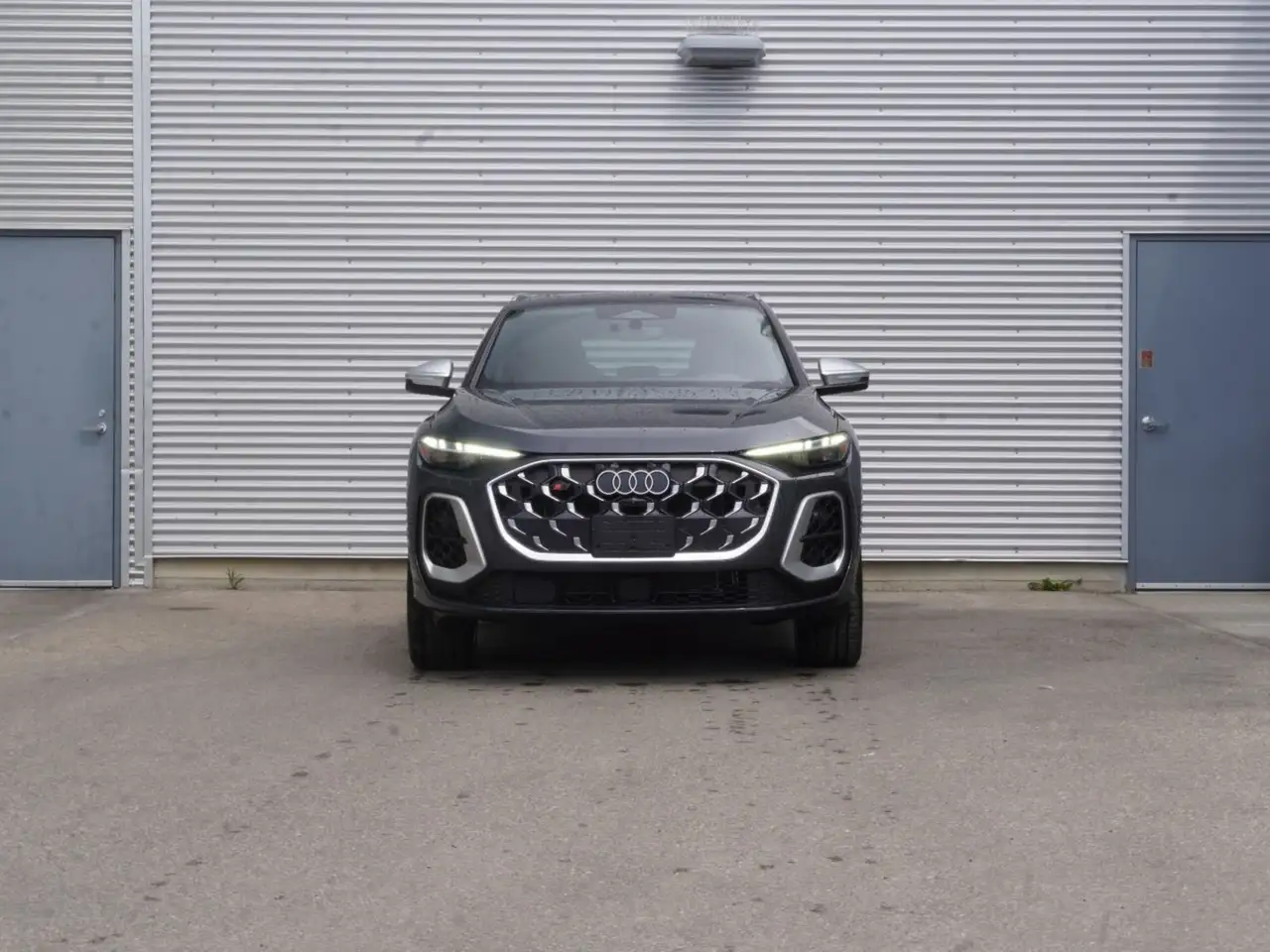 Audi SQ5 снимка Audi SQ5