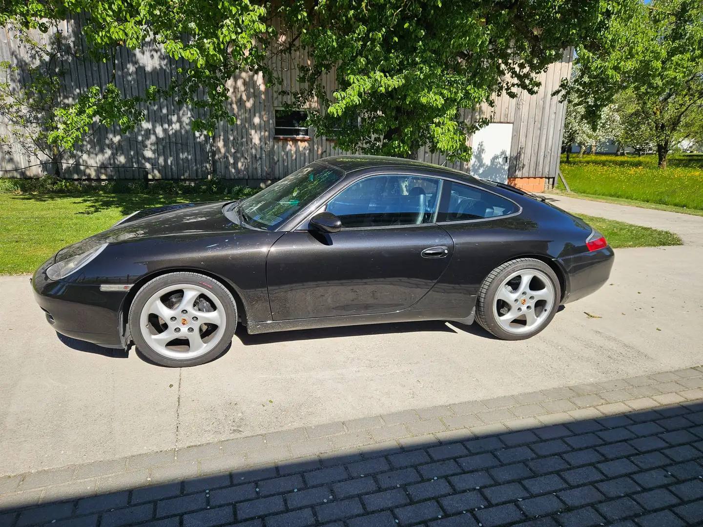 Porsche 996 911 Carrera Coupé Schwarz - 2