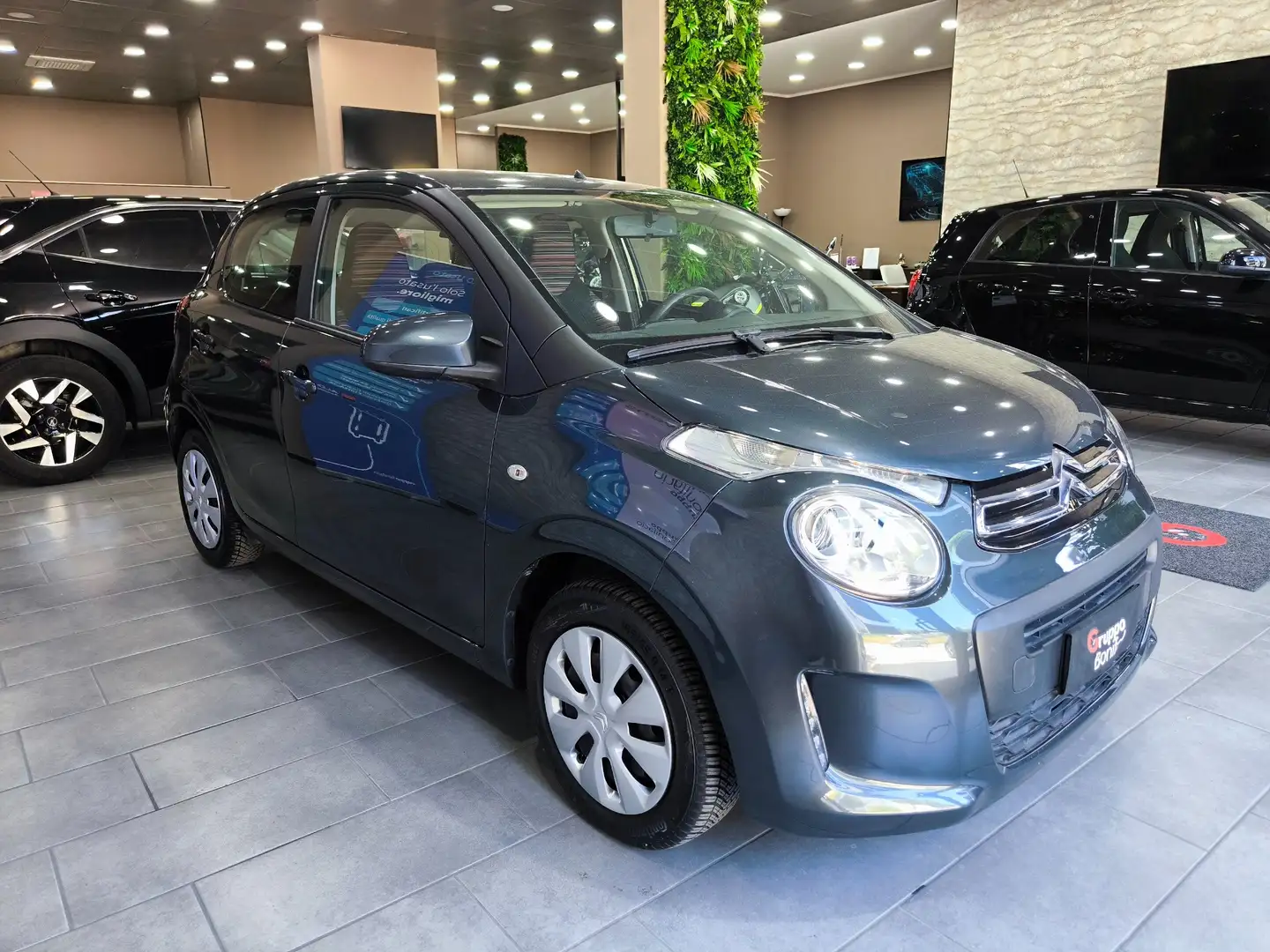Citroen C1 VTi 72 5 porte Feel Grigio - 2