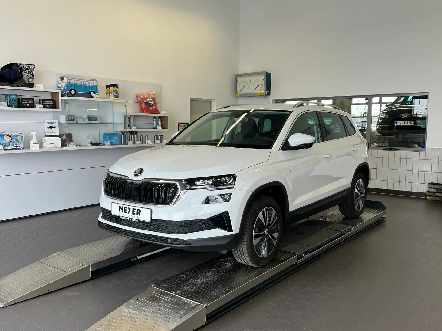Skoda Karoq Style 1.5 TSI DSG *Garantie, AHK, LED, Navi, Kame Weiß - 2