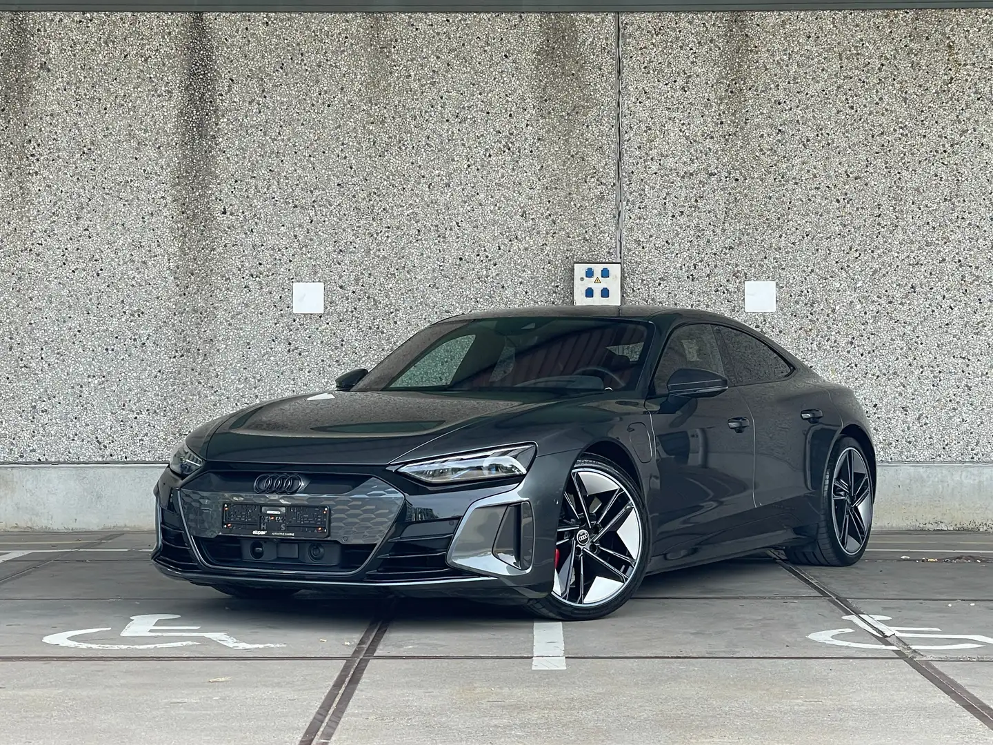 Audi RS e-tron GT RS e-tron GT - Carbon Pack - Ceramic - RESERVED Сірий - 1