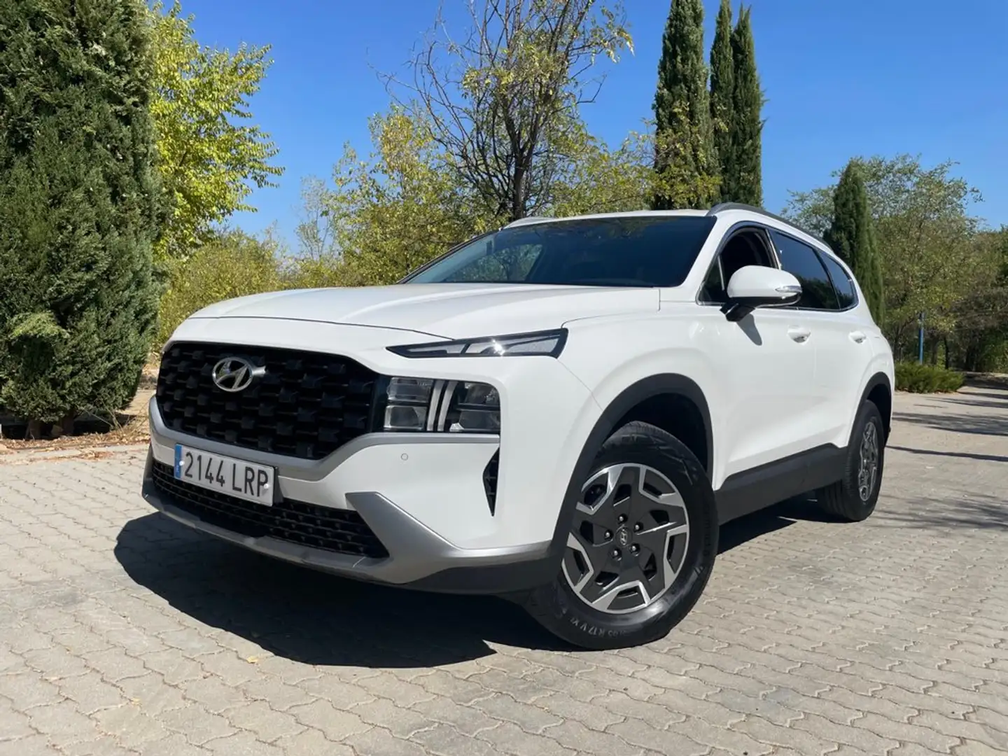 Hyundai SANTA FE 1.6 TGDi HEV Klass Auto 4x2 Weiß - 1