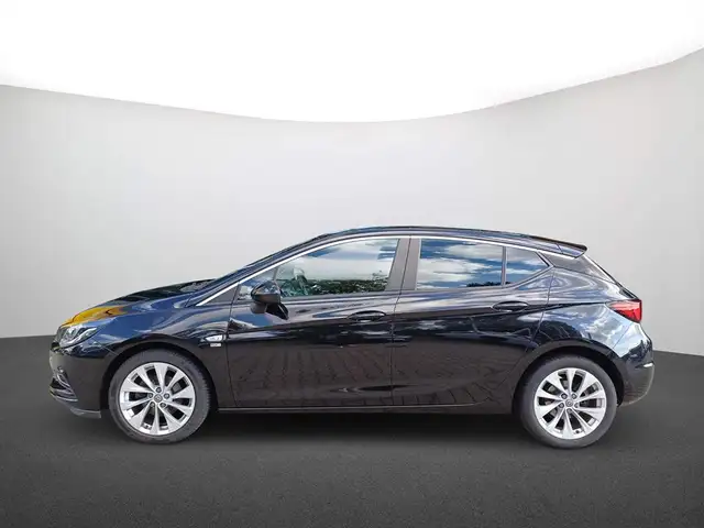 Opel Astra view 4