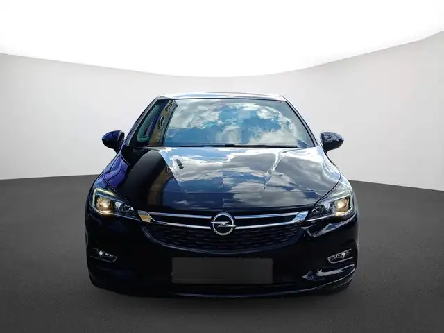 Opel Astra view 2