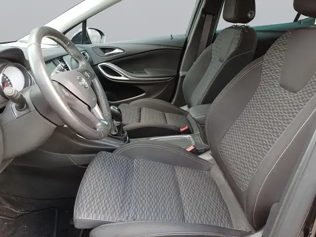 Opel Astra view 11