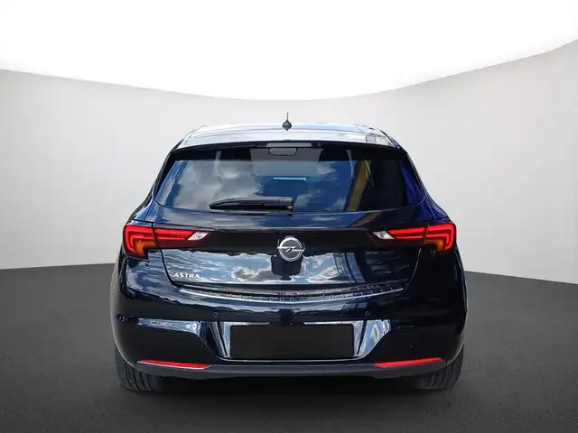 Opel Astra view 3