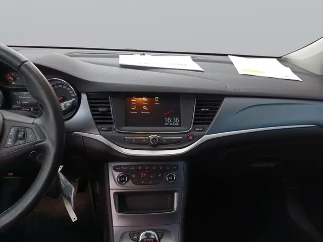 Opel Astra view 12