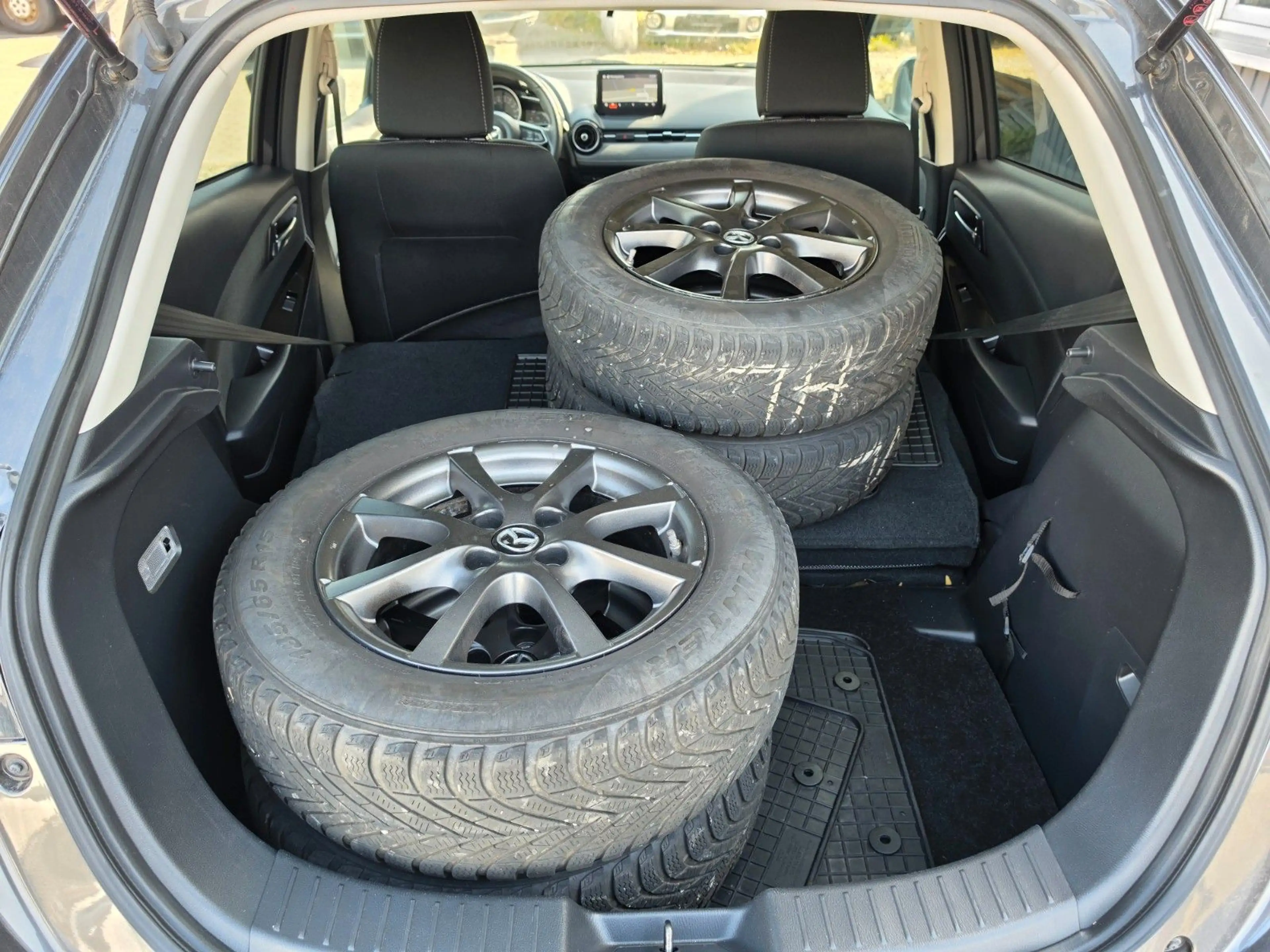 Mazda 2 Lim.Sports-Line Automatik Navi Tempomat Sitzh. — photo 29