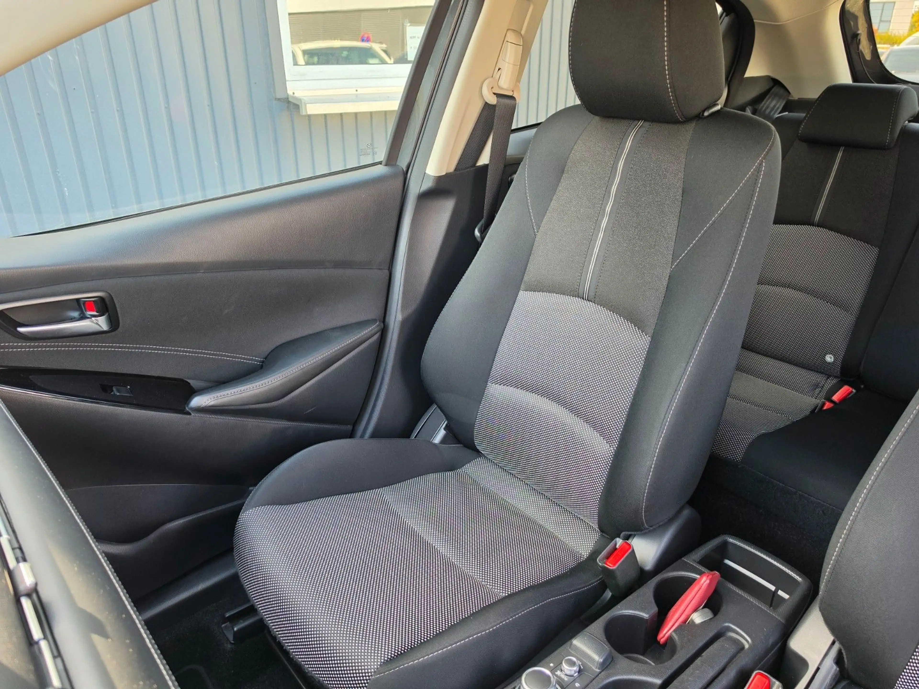 Mazda 2 Lim.Sports-Line Automatik Navi Tempomat Sitzh. — photo 11