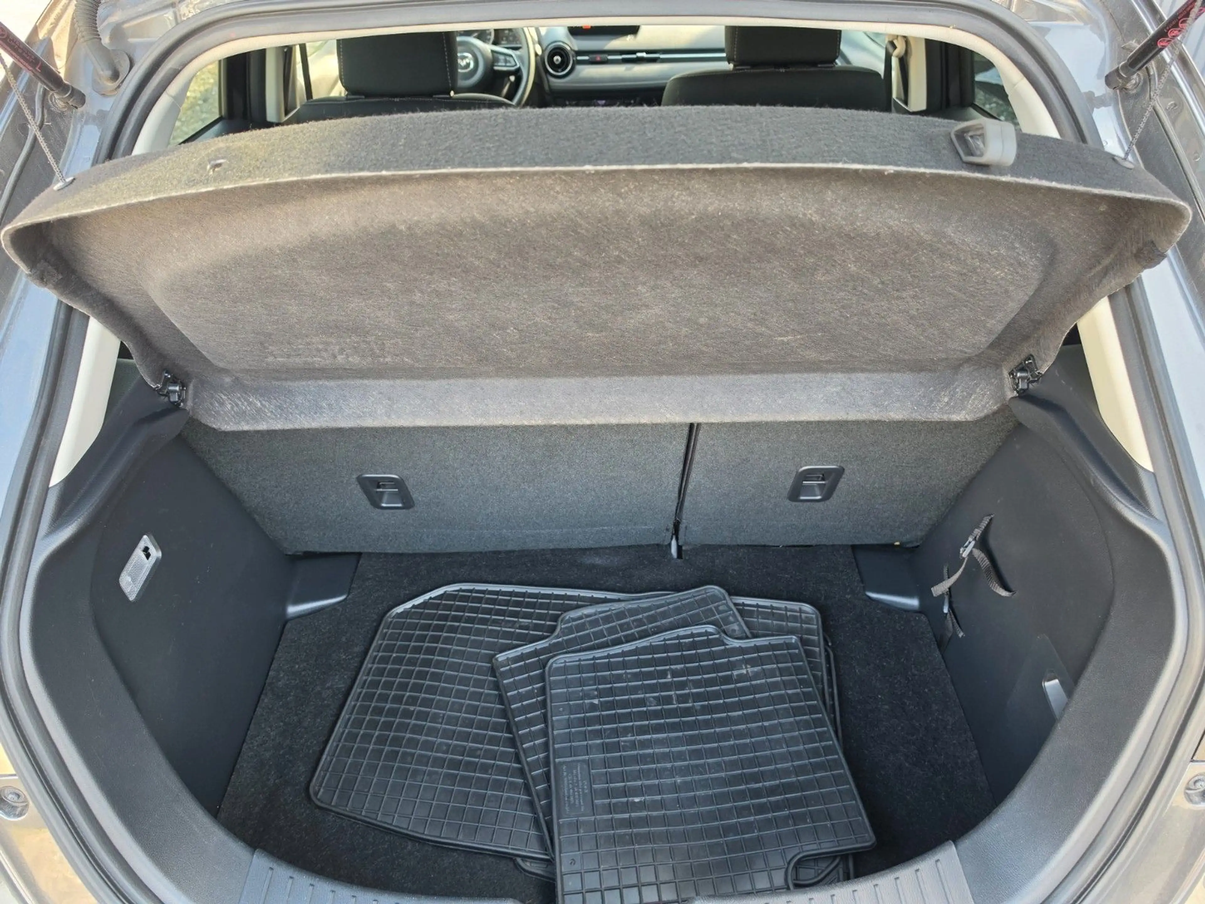Mazda 2 Lim.Sports-Line Automatik Navi Tempomat Sitzh. — photo 28