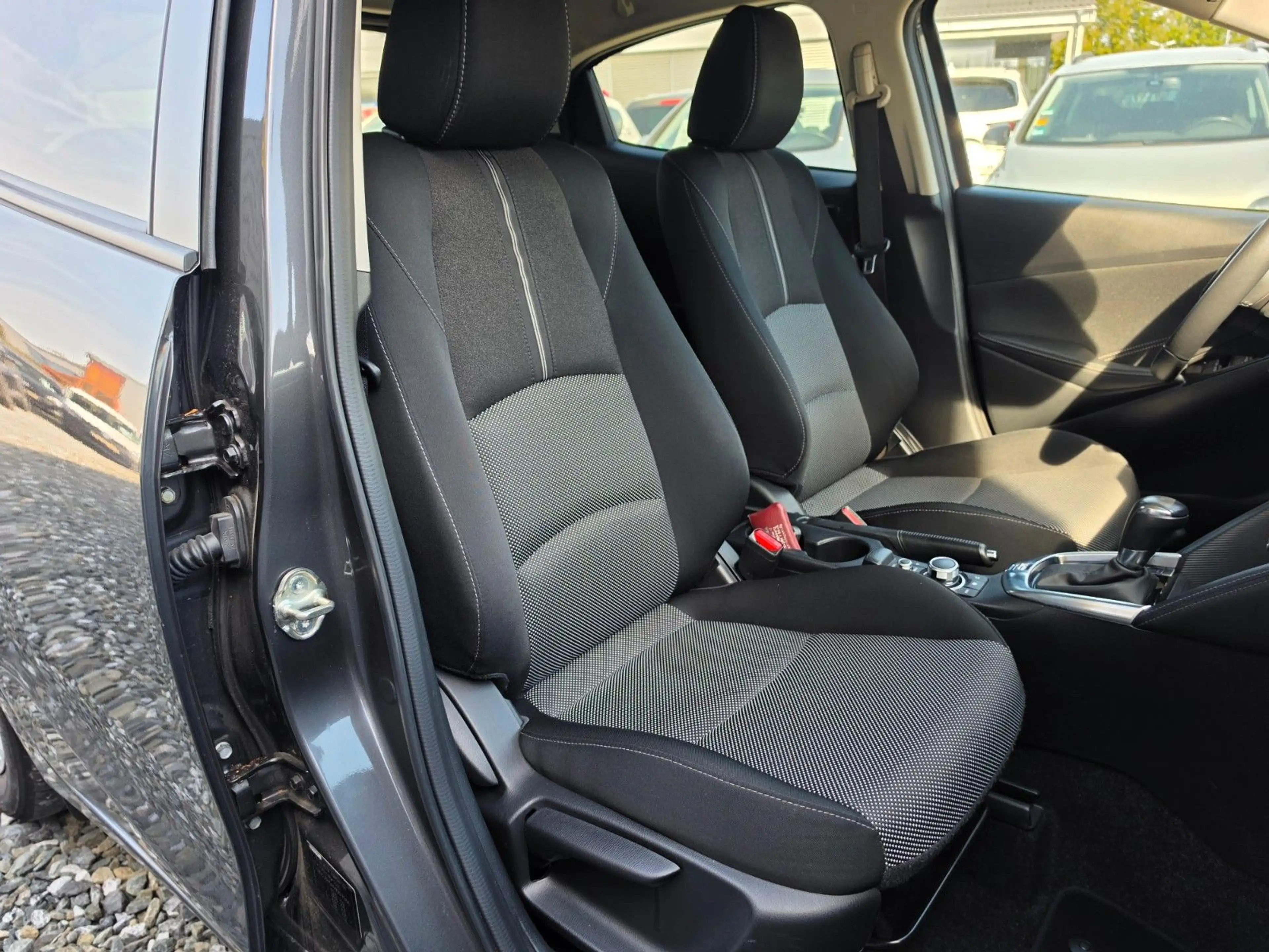 Mazda 2 Lim.Sports-Line Automatik Navi Tempomat Sitzh. — photo 10