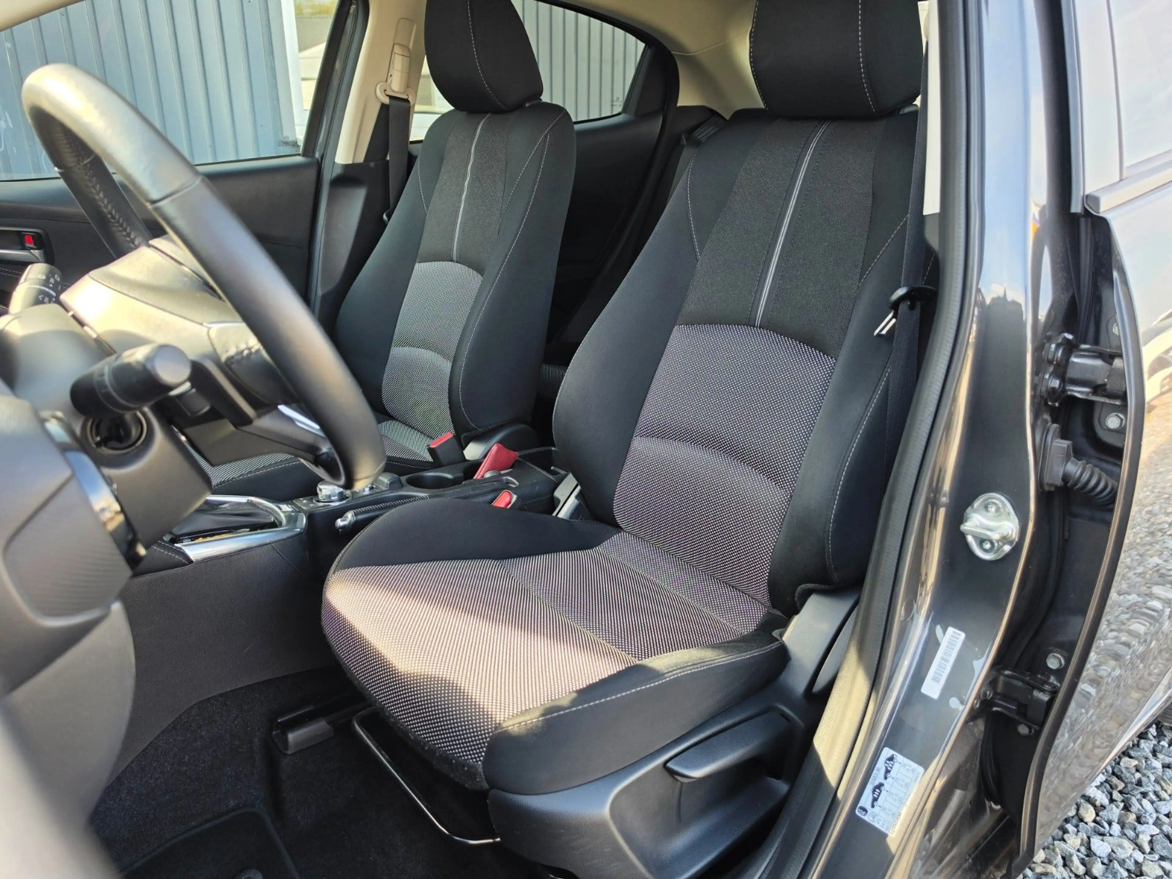 Mazda 2 Lim.Sports-Line Automatik Navi Tempomat Sitzh. — photo 8
