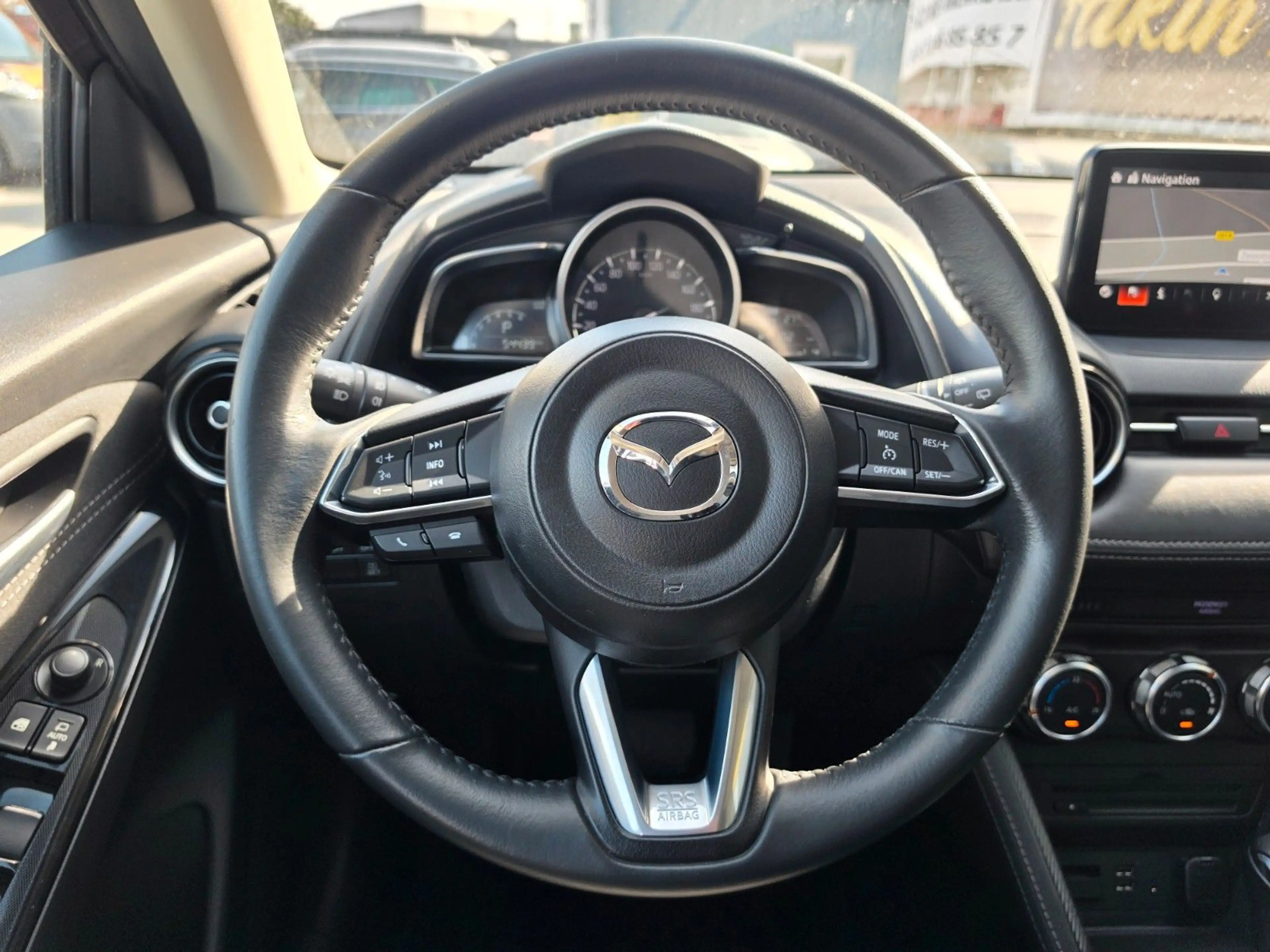 Mazda 2 Lim.Sports-Line Automatik Navi Tempomat Sitzh. — photo 17