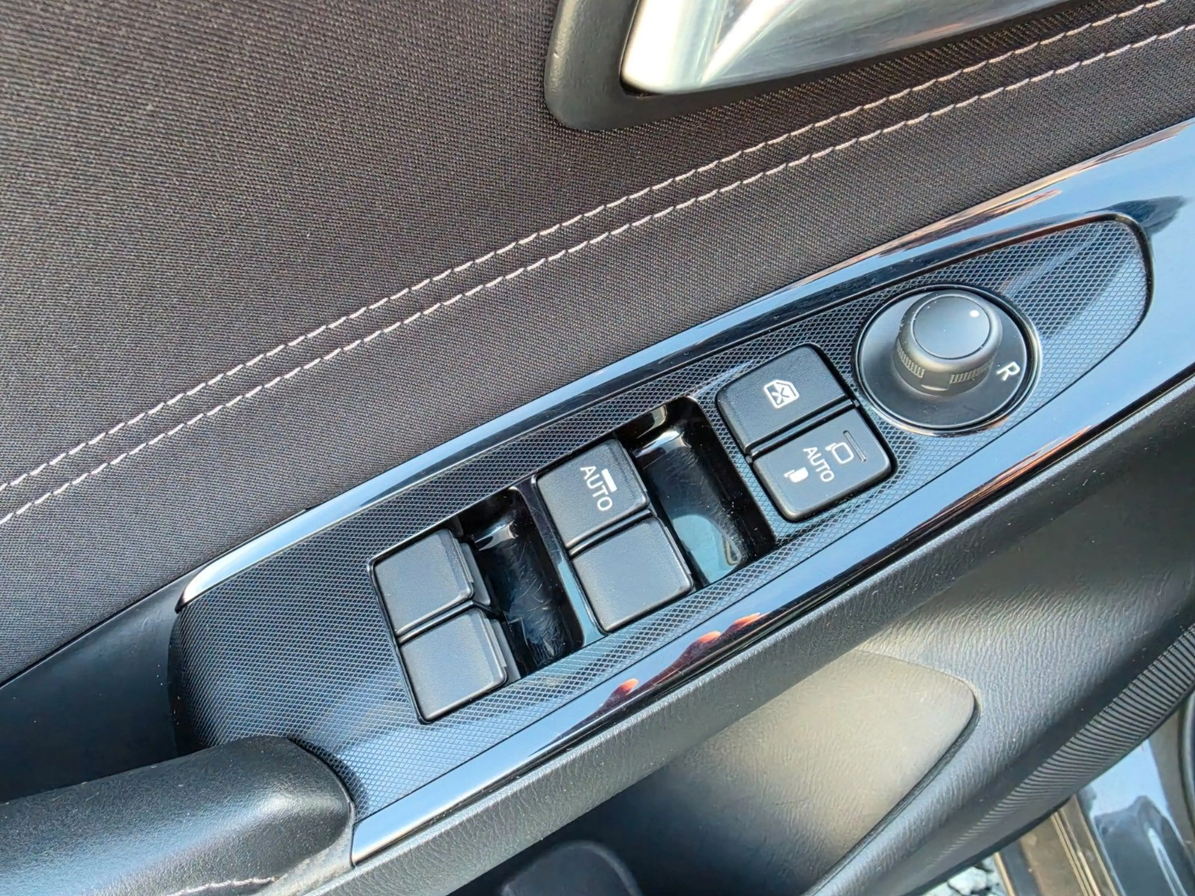 Mazda 2 Lim.Sports-Line Automatik Navi Tempomat Sitzh. — photo 26