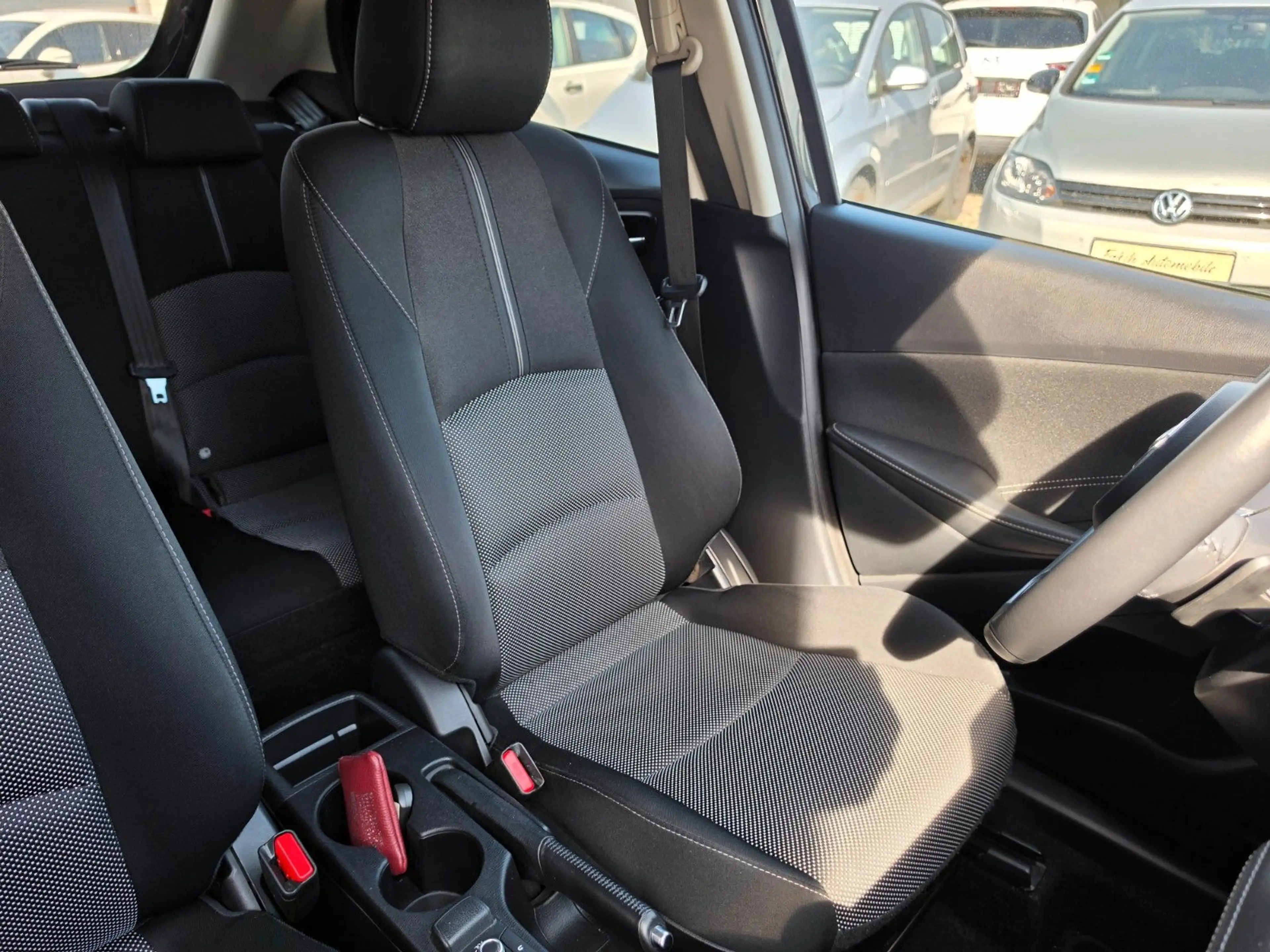 Mazda 2 Lim.Sports-Line Automatik Navi Tempomat Sitzh. — photo 9