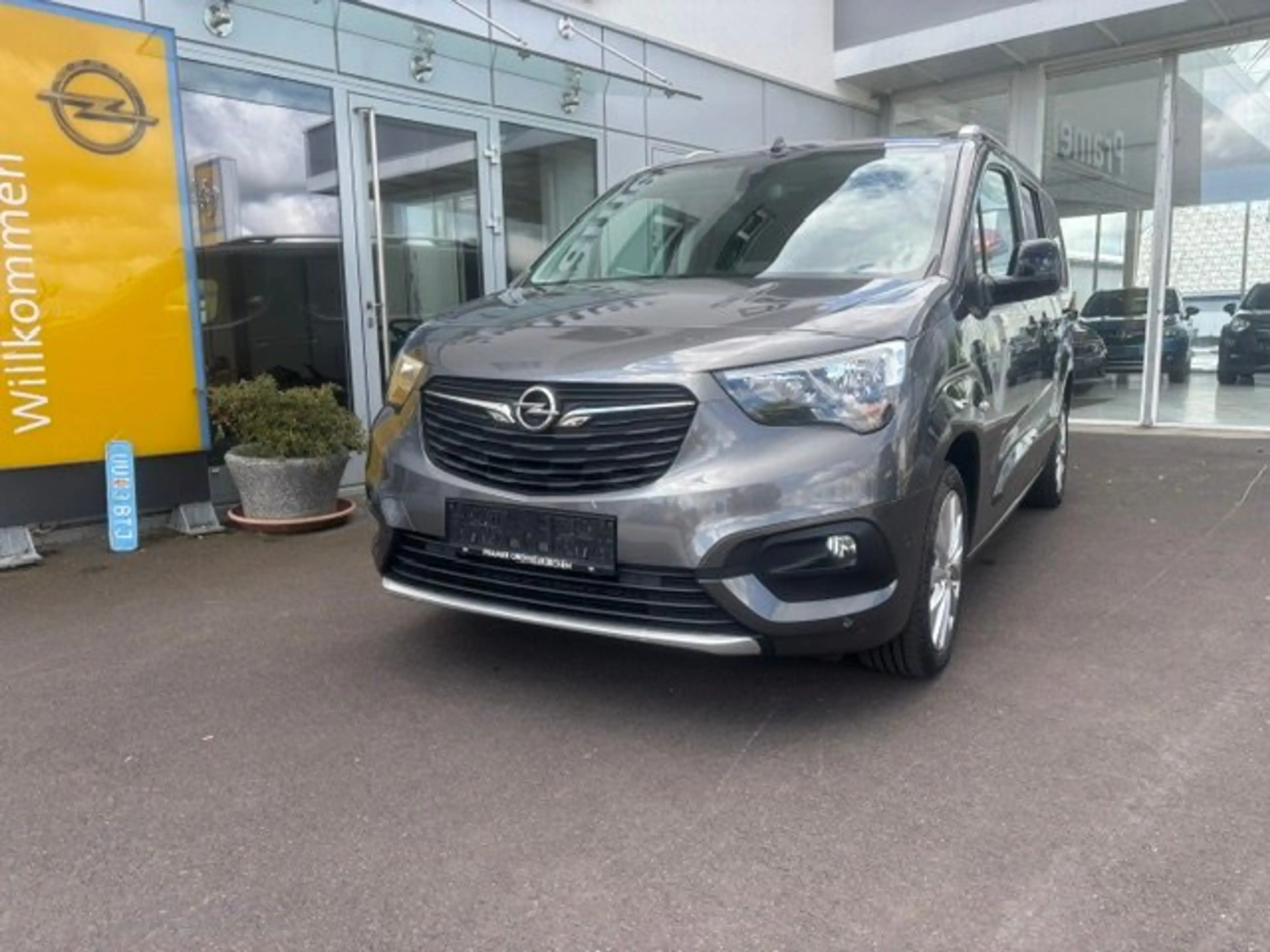 Opel Combo Life 1,2 Turbo Elegance XL **7-Sitzer, RFK, Navi++ — photo 3
