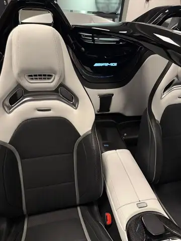 Mercedes-Benz 250 view 2