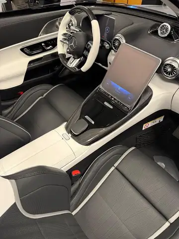 Mercedes-Benz 250 view 3