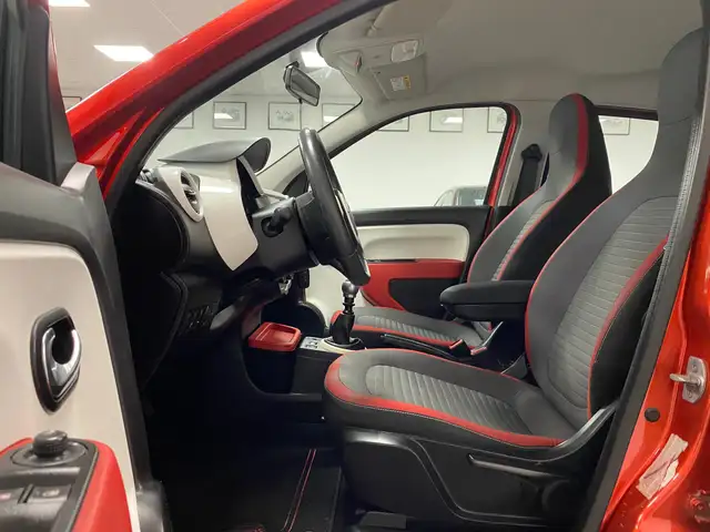 Renault Twingo view 10