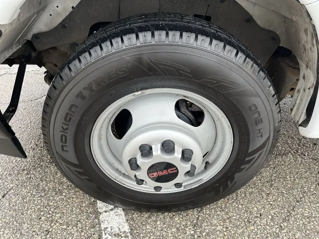GMC Savana снимка GMC Savana