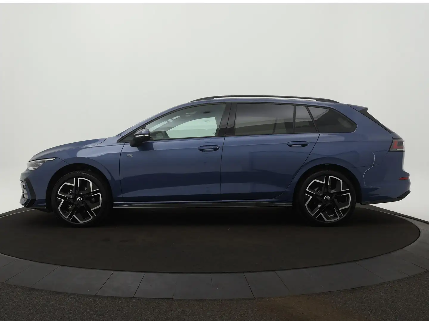 Volkswagen Golf Variant R-Line-Edition 1.5 eTSI 85 kW / 116 pk Variant 7 v Blauw - 2
