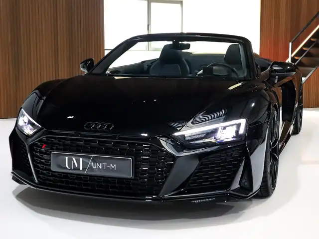 Audi R8 SPYDER V10 PERFORMANCE/CERAMIC BRAKES/B&O/CARBON