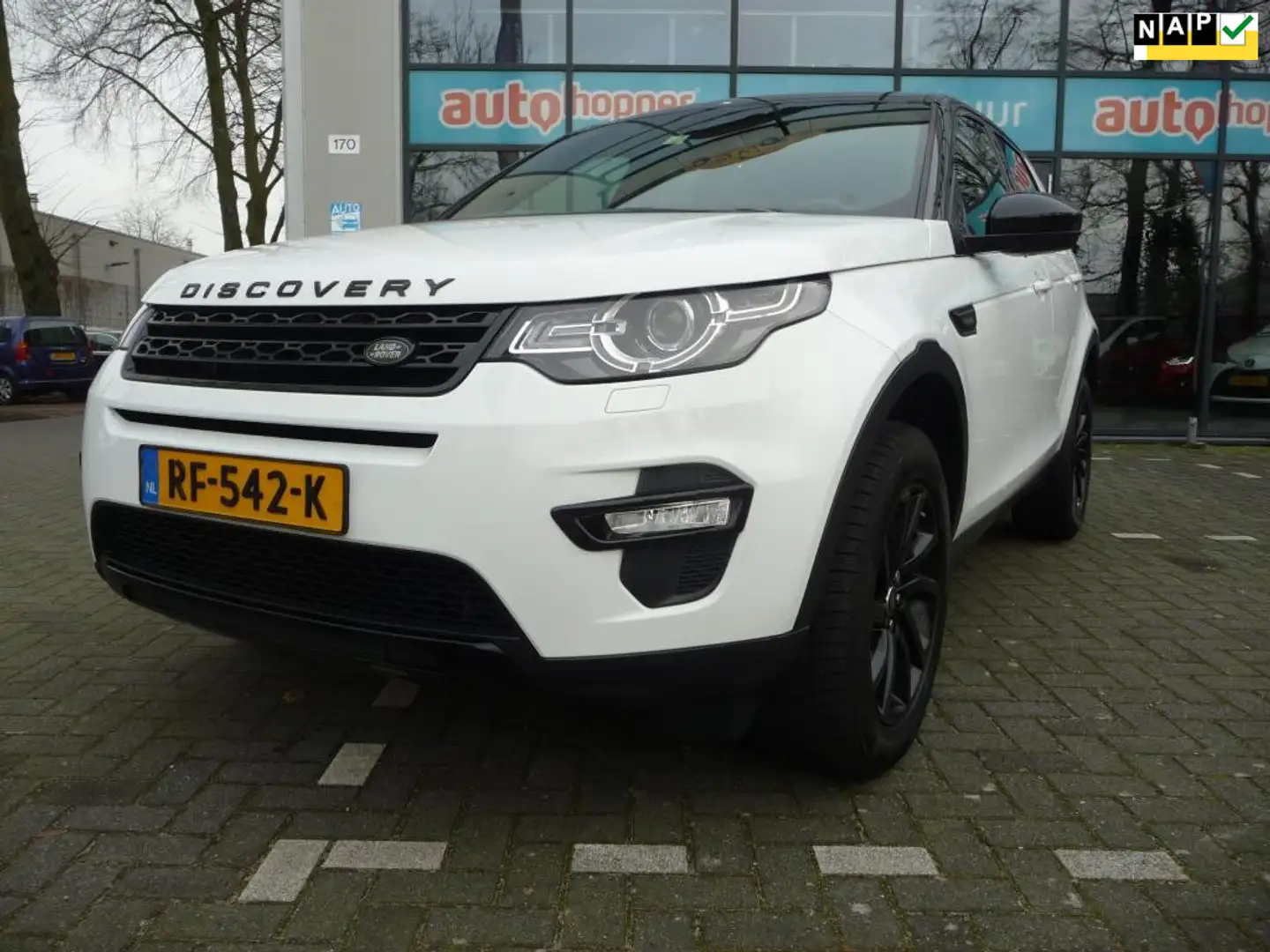 Land Rover Discovery Sport 2.0 TD4 HSE Wit - 1