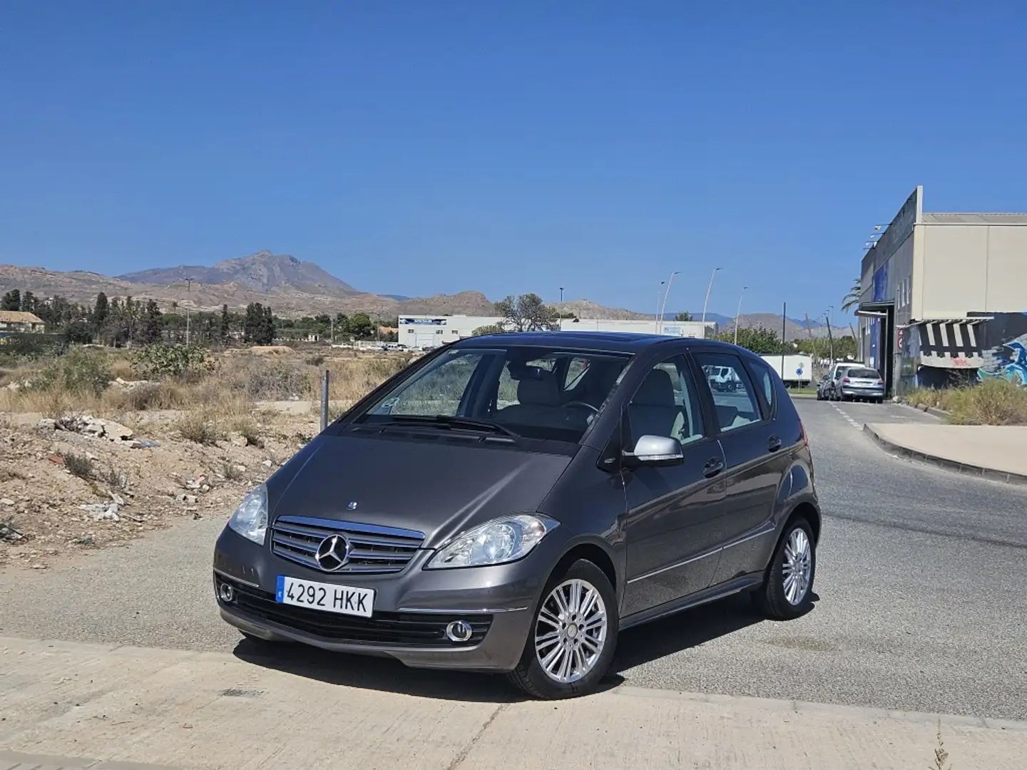 Mercedes-Benz A 180 180CDI Avantgarde Aut. Gris - 2