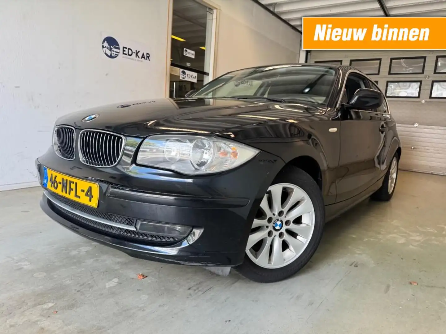 BMW 118 118i Business Line CLIMA NAVI NAP HANDEL PRIJS / E Zwart - 1