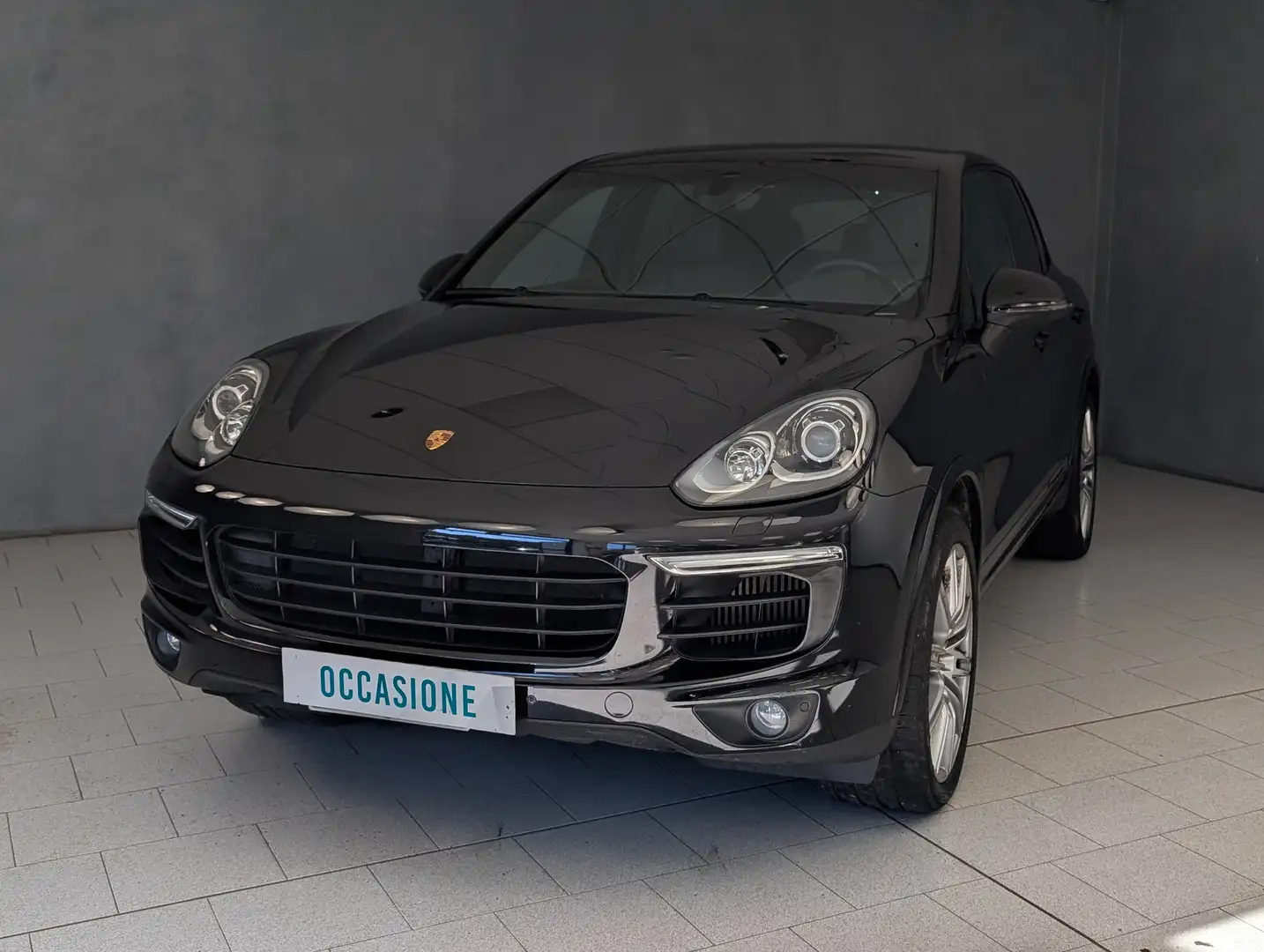 Porsche Cayenne 3.0 TIPTRONIC PLATINUM EDITION Černá - 2