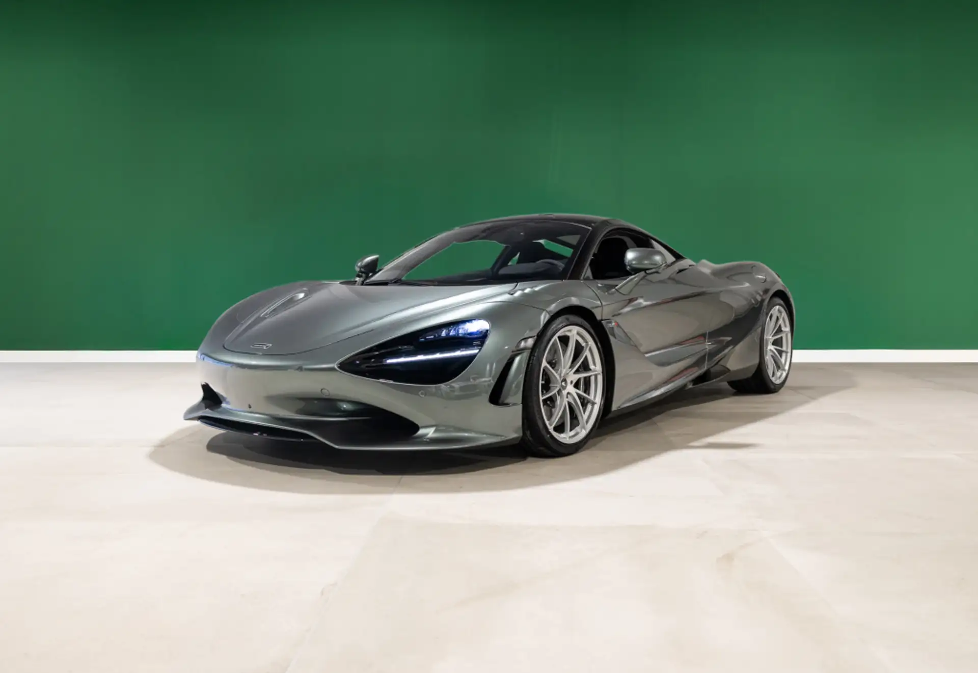 맥라렌 750S 750 2026 실버 사진 1