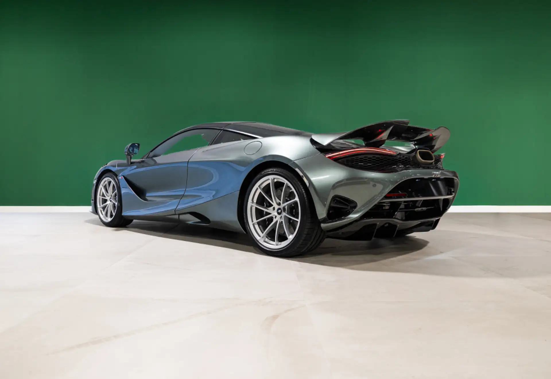 맥라렌 750S 750 2026 실버 사진 2