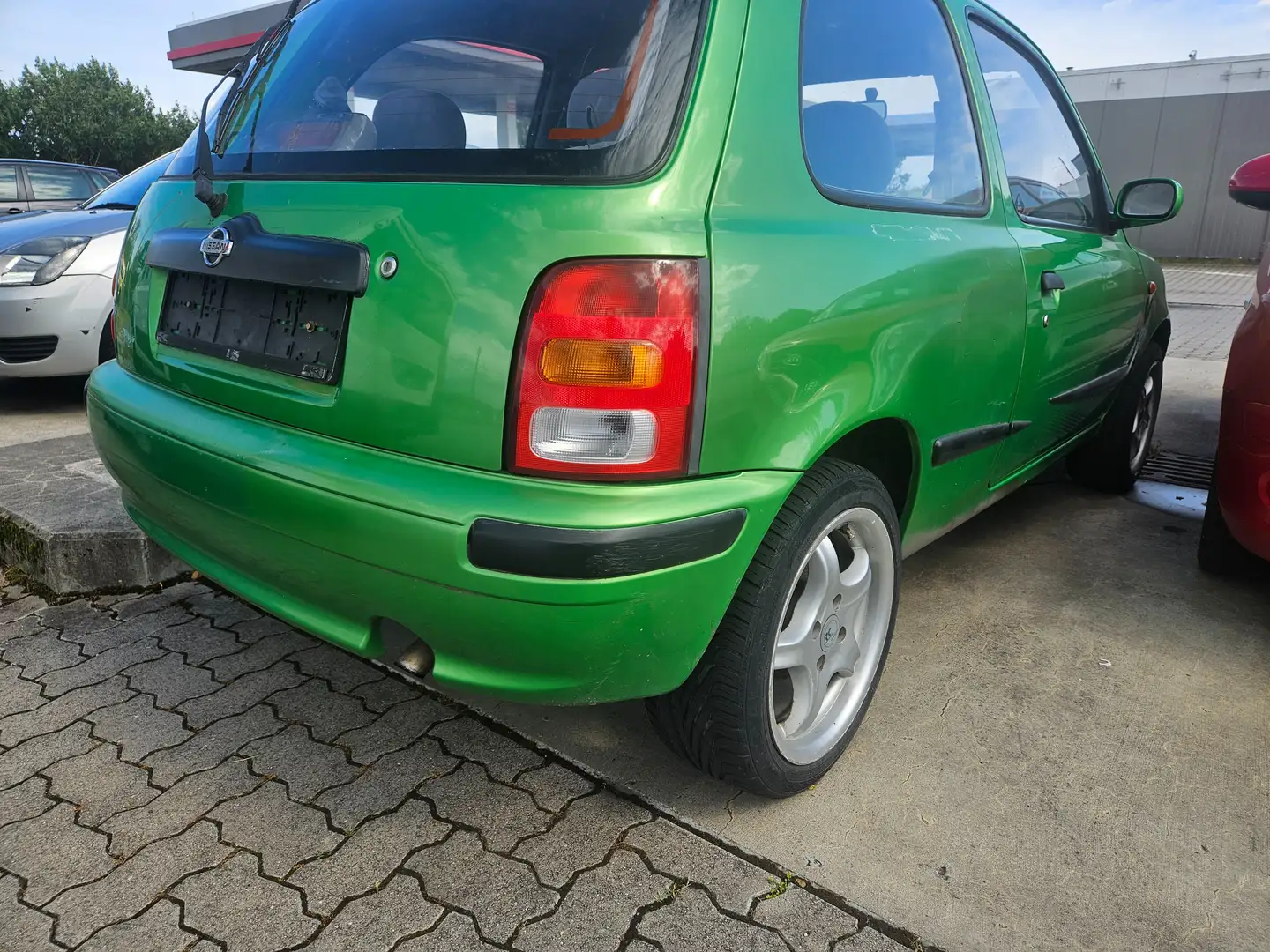 Nissan Micra 1.0 Salsa Verde - 2