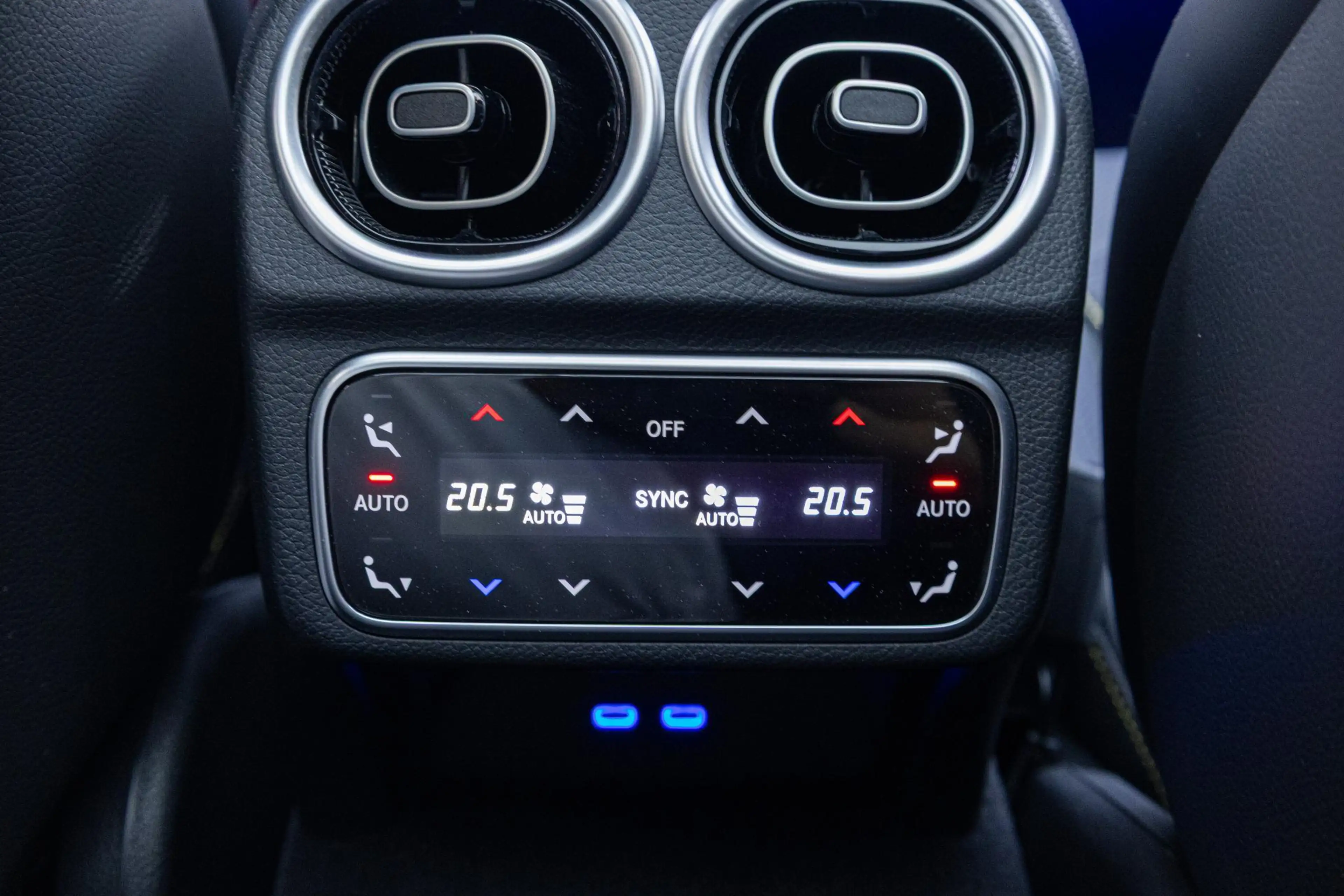Mercedes-Benz C 43 AMG 4MATIC — photo 14