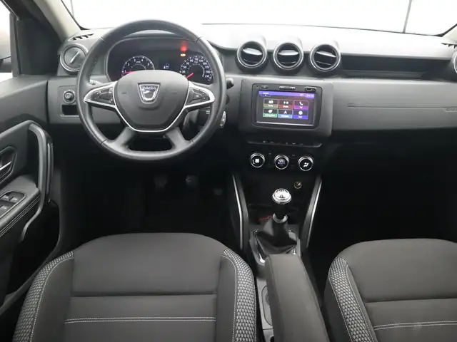 Dacia Duster view 8
