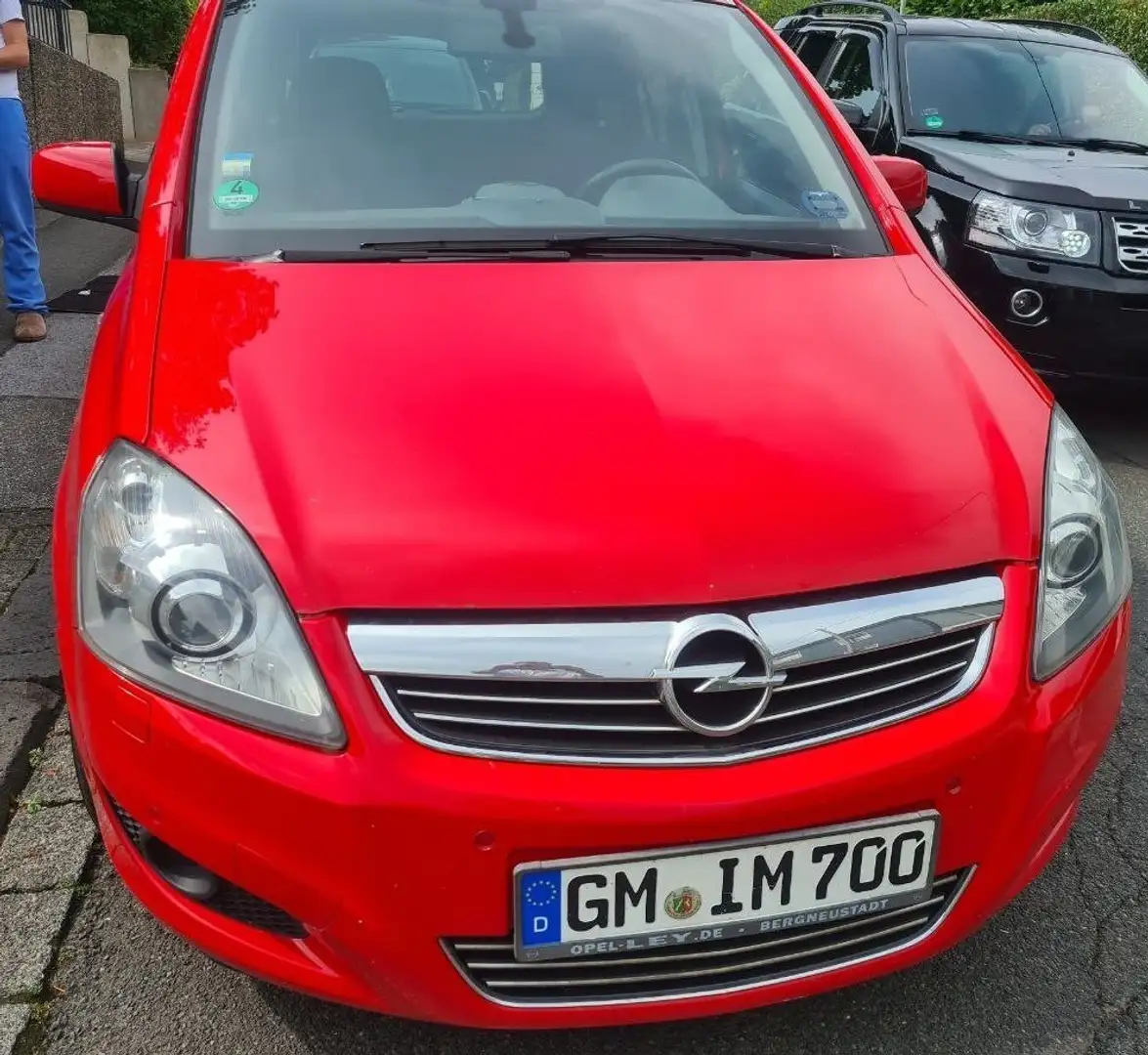 Opel Zafira Family Plus Red - 1