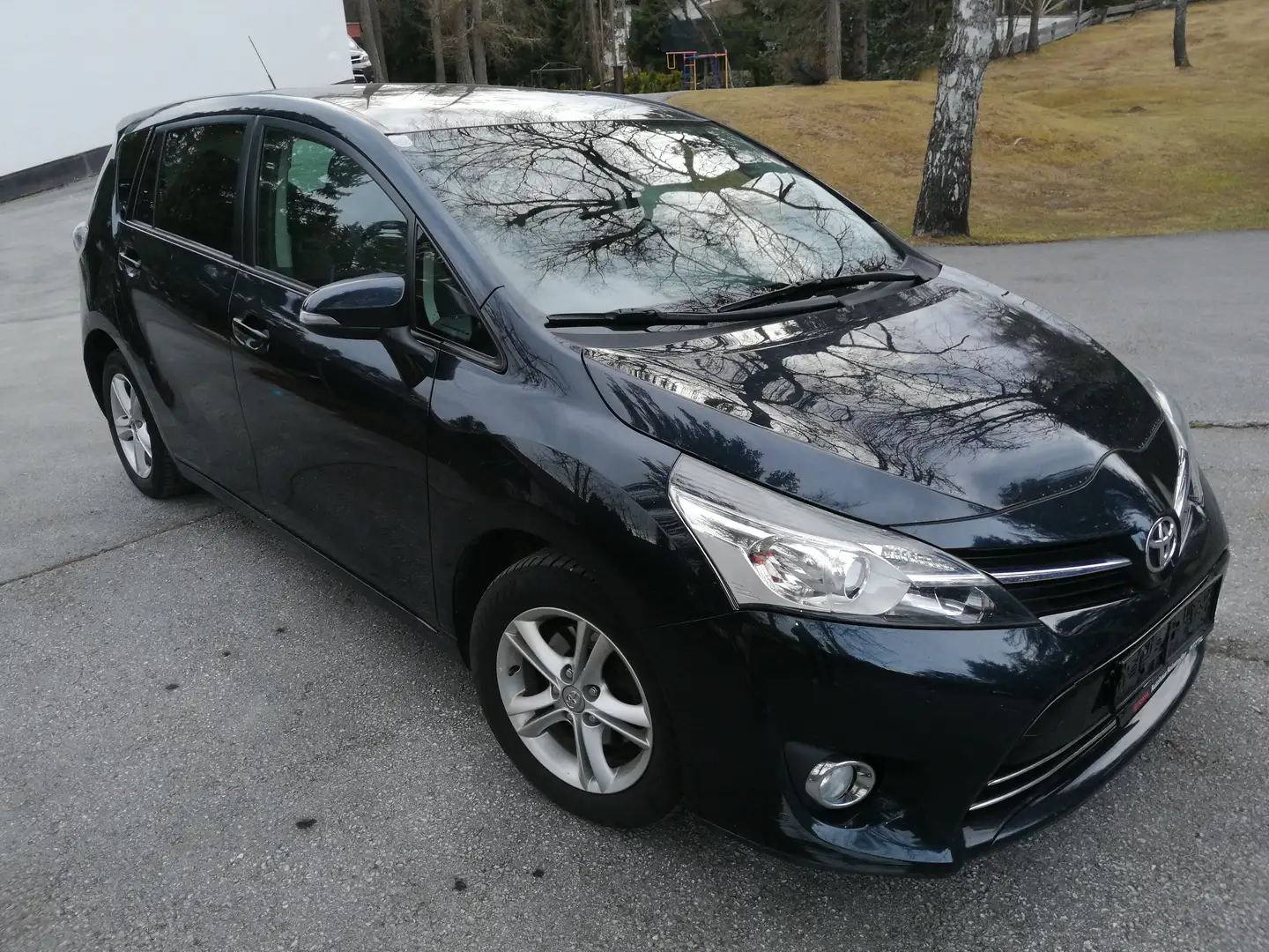 Toyota Verso Verso 2,0 D-4D 125 Comfort DPF Comfort Grau - 1