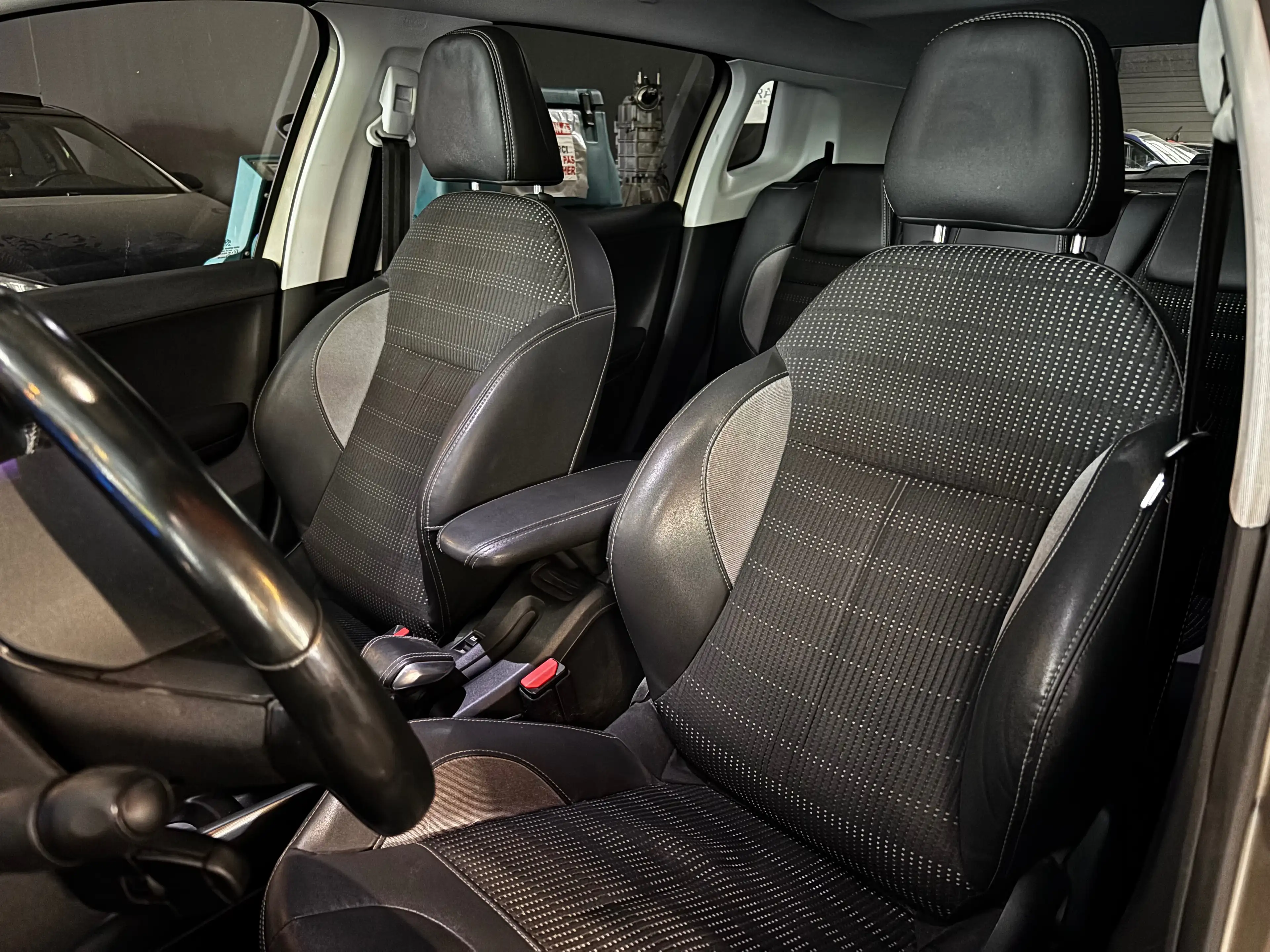 Peugeot 2008 2008 1.6i Allure / Automatique / 12 Mois De Garantie — photo 8