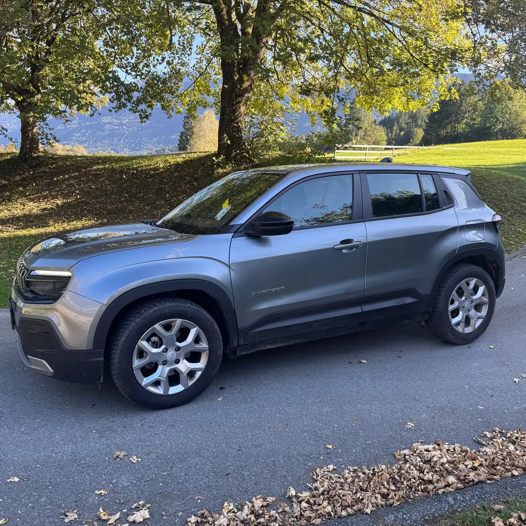 Jeep Avenger Avenger 1.2 GSE T3 Altitude Altitude Grau - 2