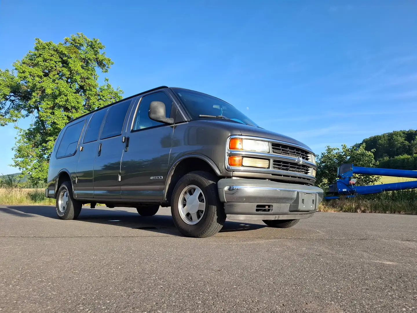 Chevrolet Express 1500 Bronze - 2