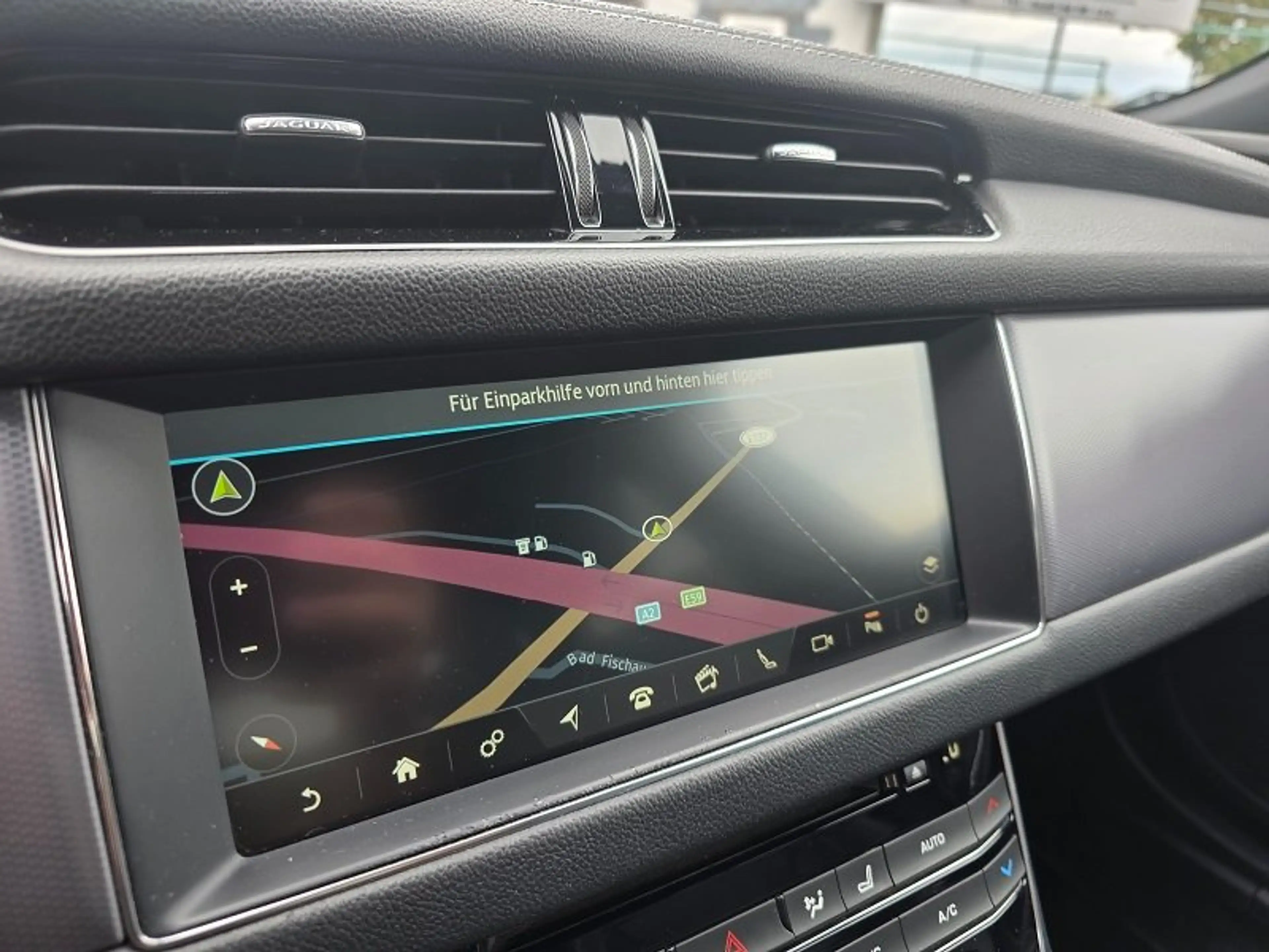 Jaguar XF XF 20d AWD R-Sport Aut. R-Sport — photo 14