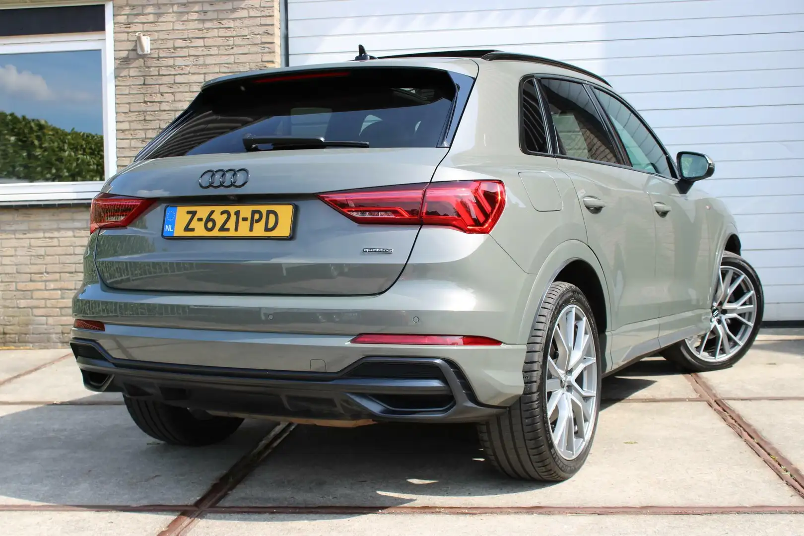 Audi Q3 40 TFSI quattro S Line edition one PANO/B&O/ACC/LA Gris - 2
