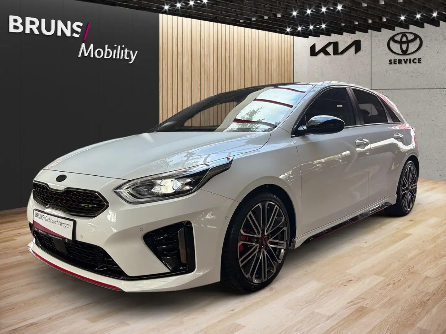 Kia Ceed / cee'd 1.6T DCT7 GT NAV KOMF GD Wit - 2