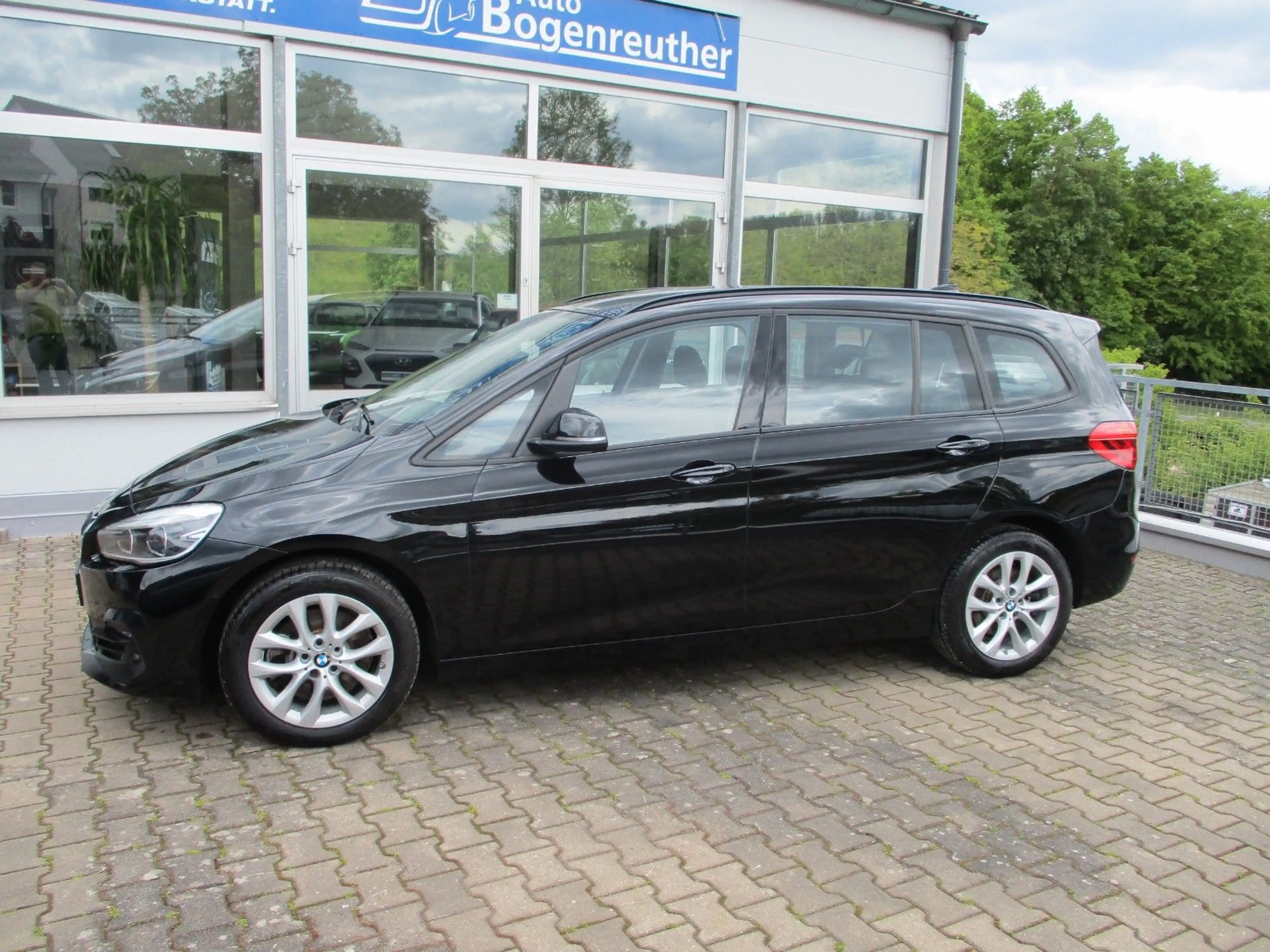 BMW 220 Gran Tourer 220 d Advantage+7-Sitze+1.HD — photo 2