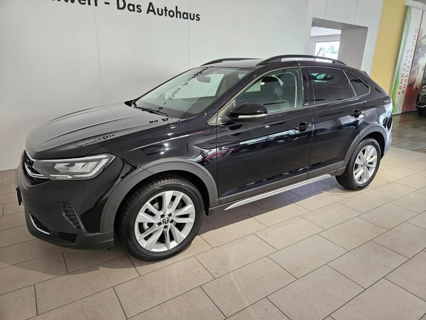 Volkswagen Taigo 1.5 TSI Move DSG AHK LED Navi ACC RFK LightA Schwarz - 2