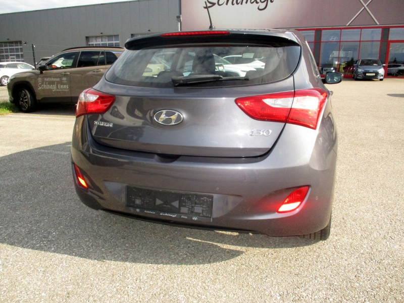 Hyundai i30 - 5 Comfort 1,6 CRDi DCT 105m — photo 3