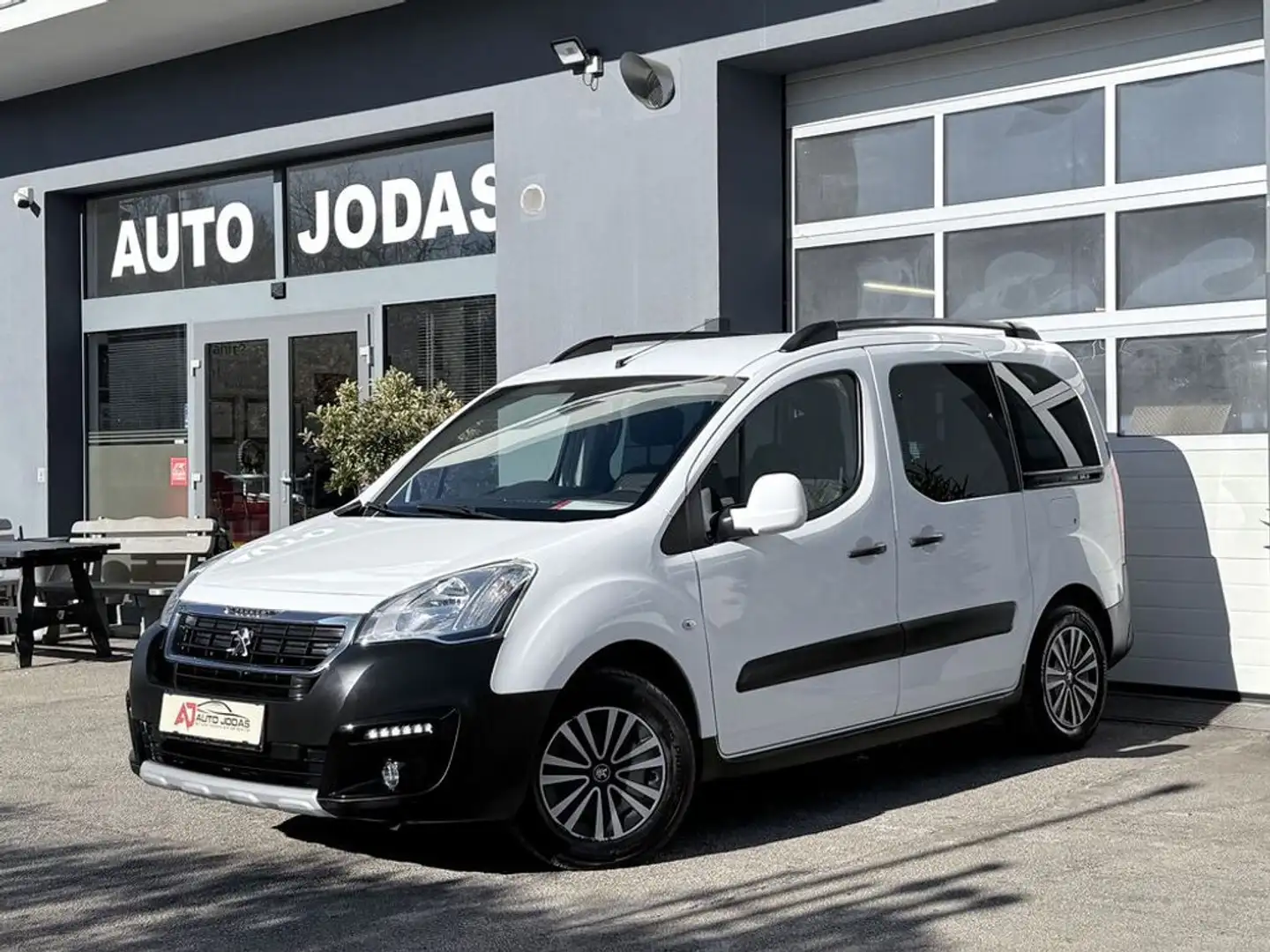 Peugeot Partner Tepee Outdoor 1.6 HDI **AHK/Tempomat** Weiß - 2