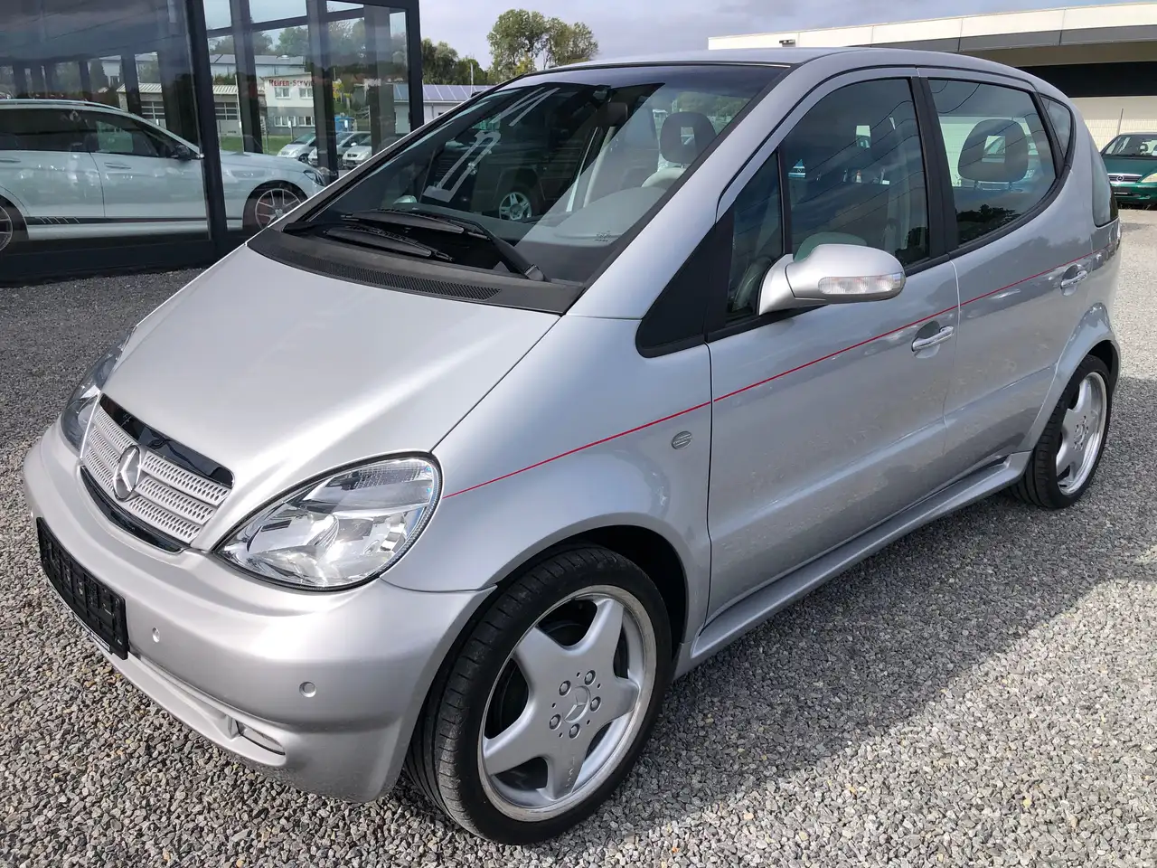 Mercedes-Benz A 210