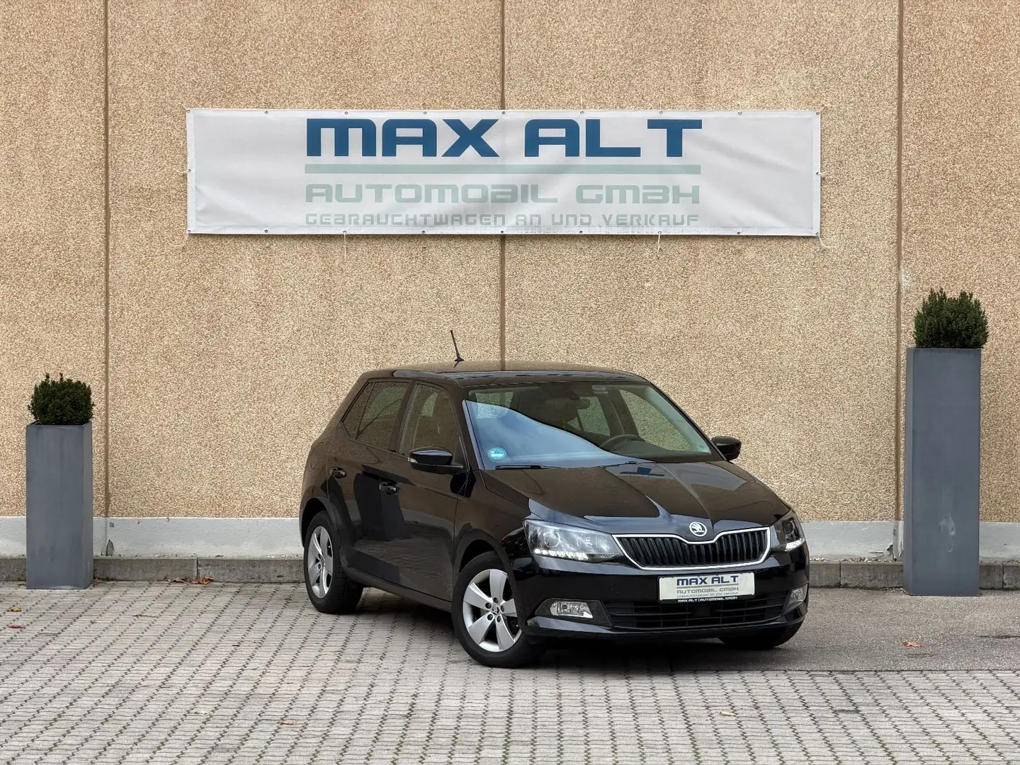 Skoda Fabia Style/2.Hd/SHZ/Tempomat/Klima/PDC/BT/Alu Schwarz - 2